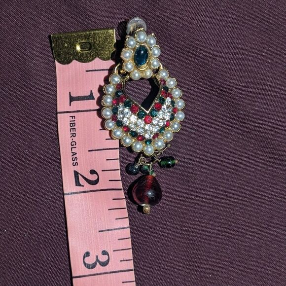 Cute stud green red clear crystal & faux pearl earrings - Picture 3 of 4